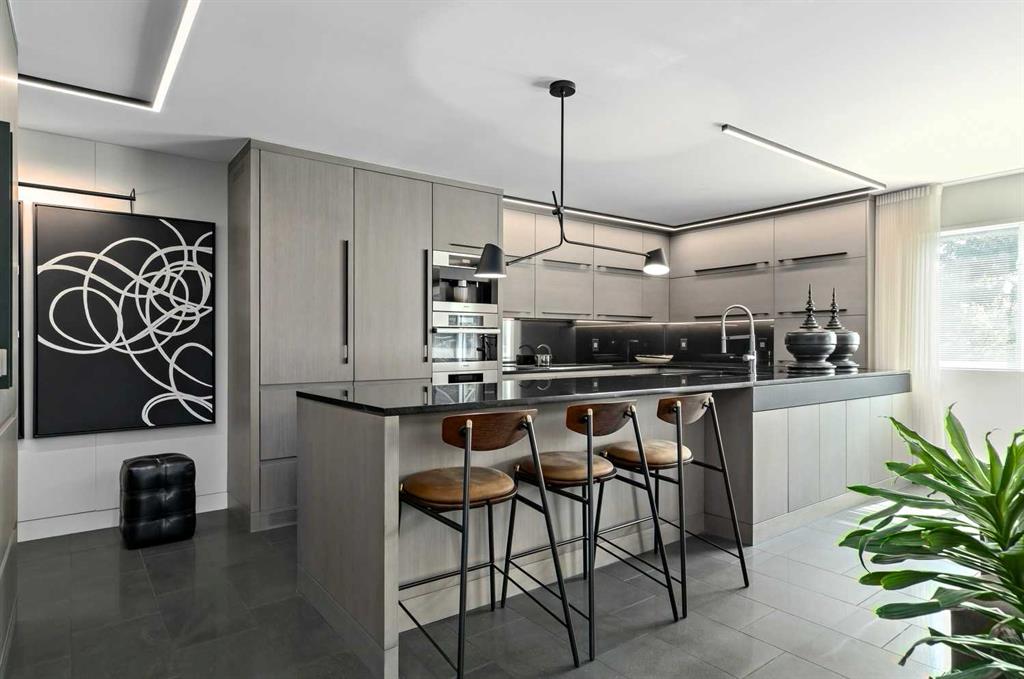 Picture for 404, 629 Royal Avenue SW