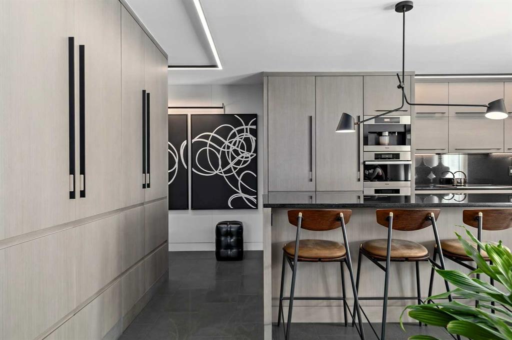 Picture for 404, 629 Royal Avenue SW