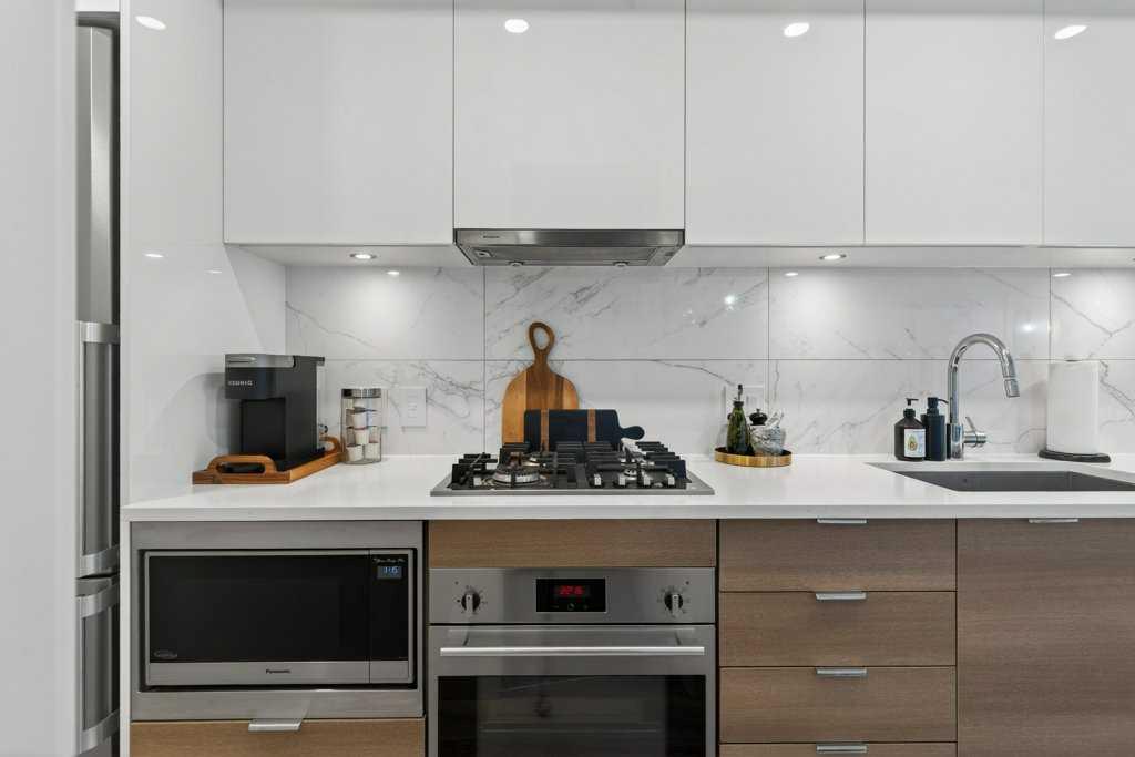 Picture for 503, 108 Waterfront Court SW