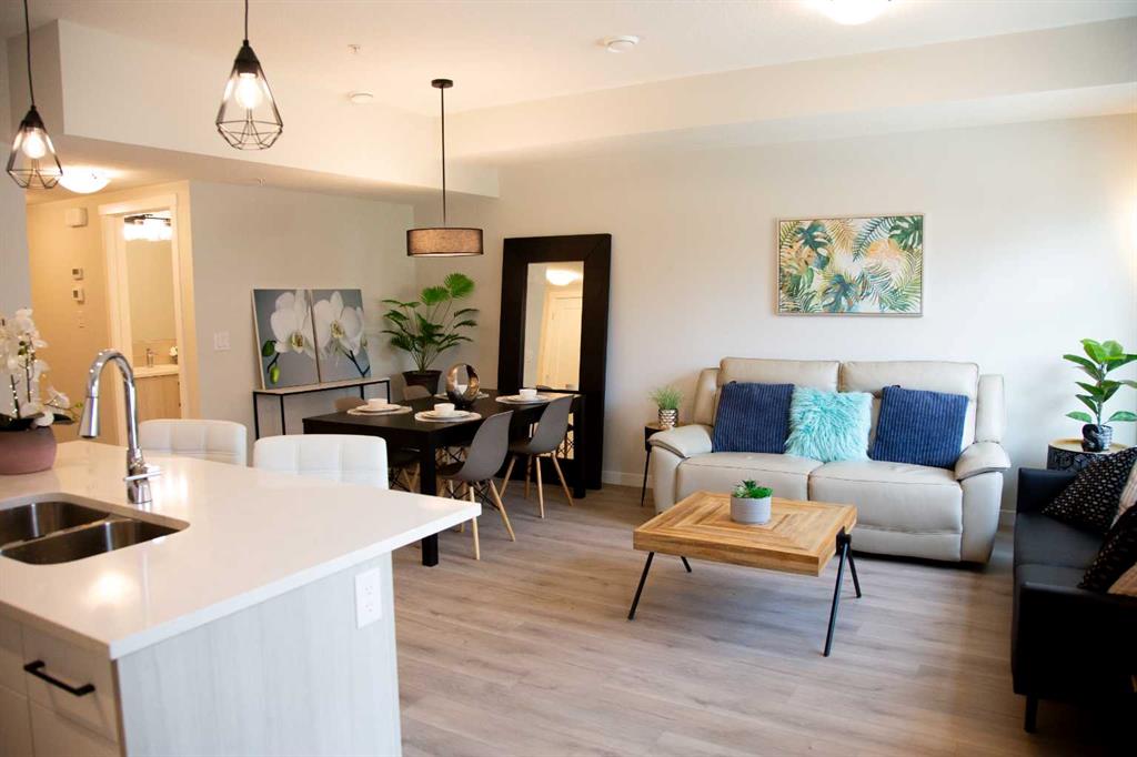 Picture for 6-8, 400 Belmont Street 