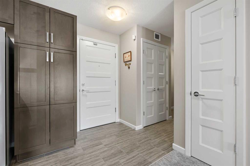 Picture for 2105, 10 Market Boulevard SE