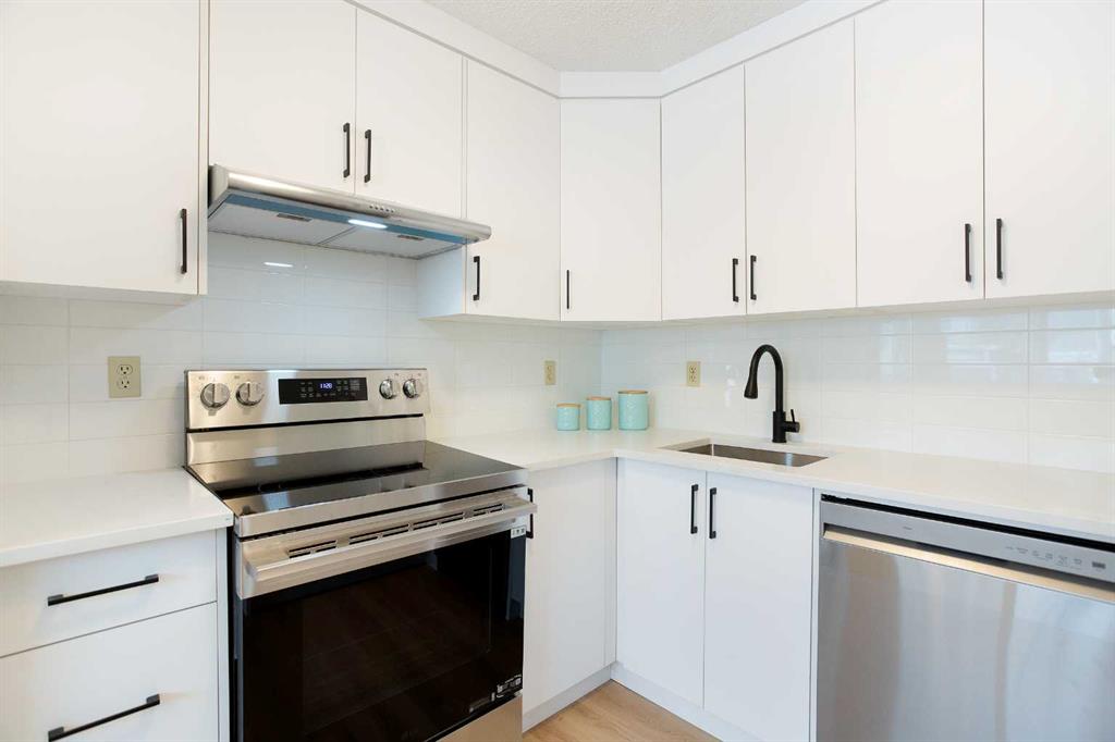 Picture for 2, 1722 34 Avenue SW