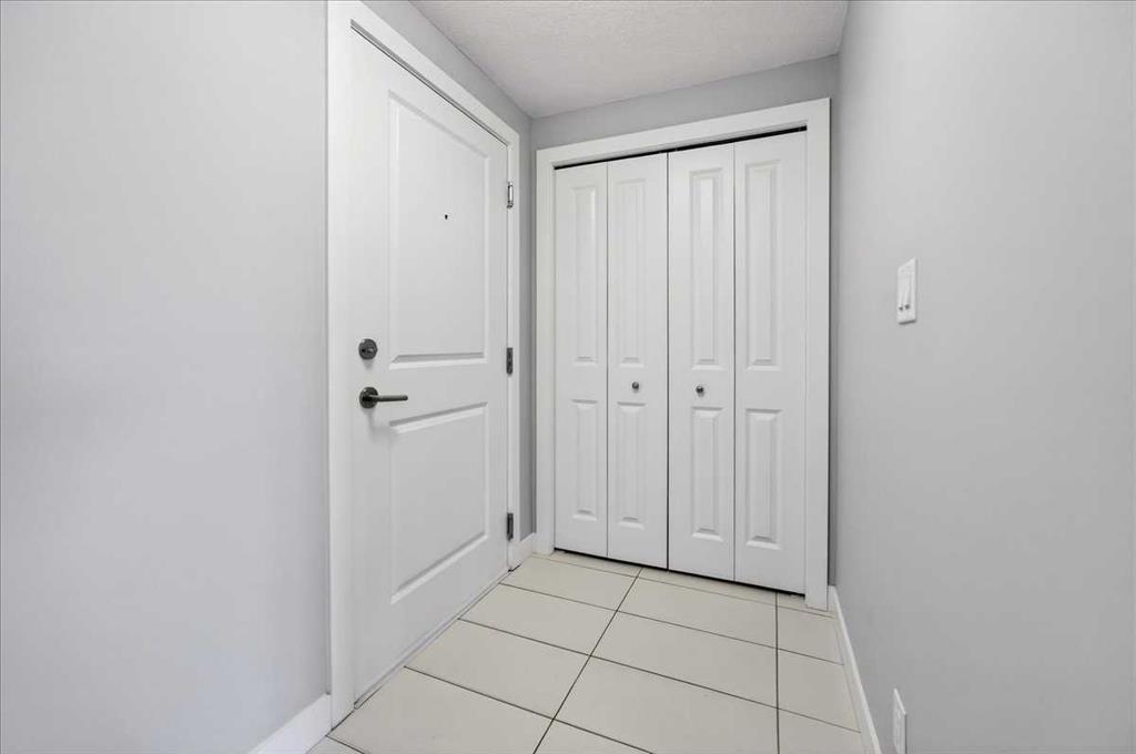 Picture for 501, 24 Varsity Estates Circle NW