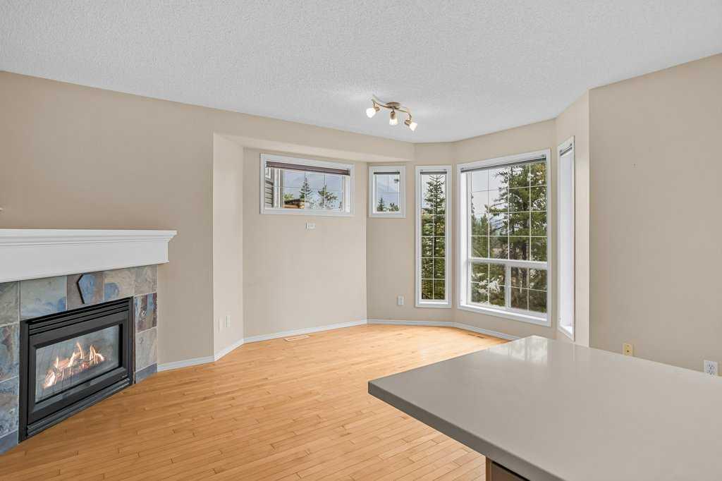 Picture for 3, 819 Wilson Way 