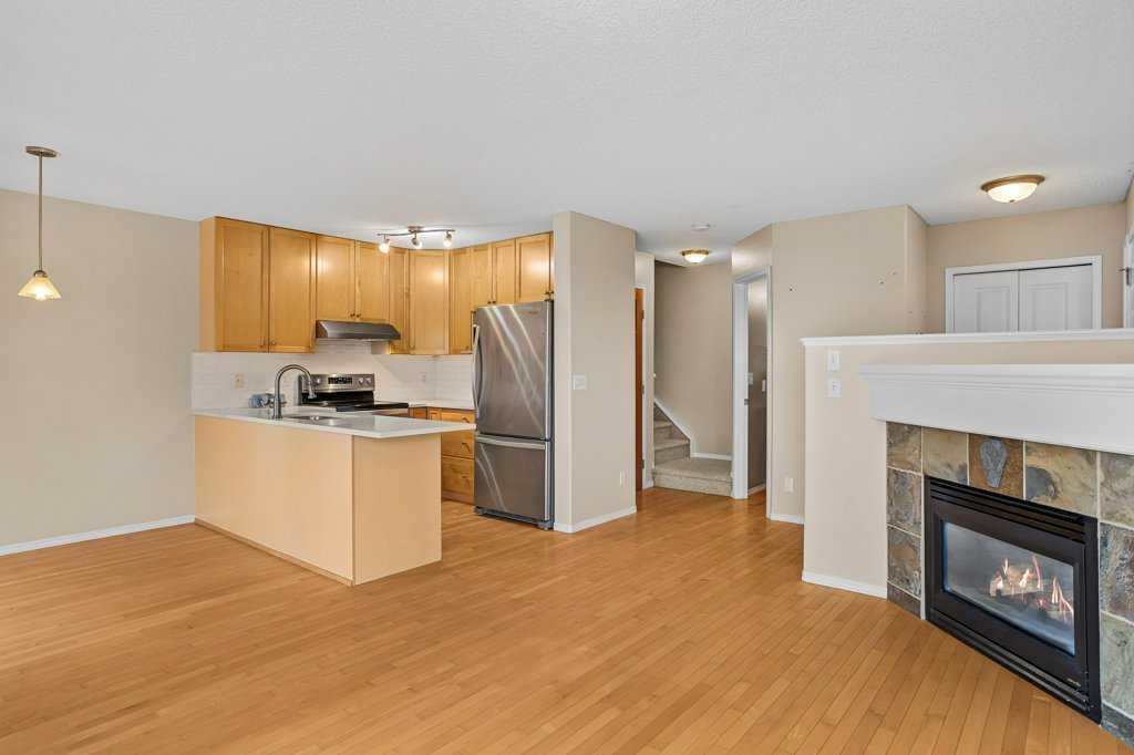 Picture for 3, 819 Wilson Way 