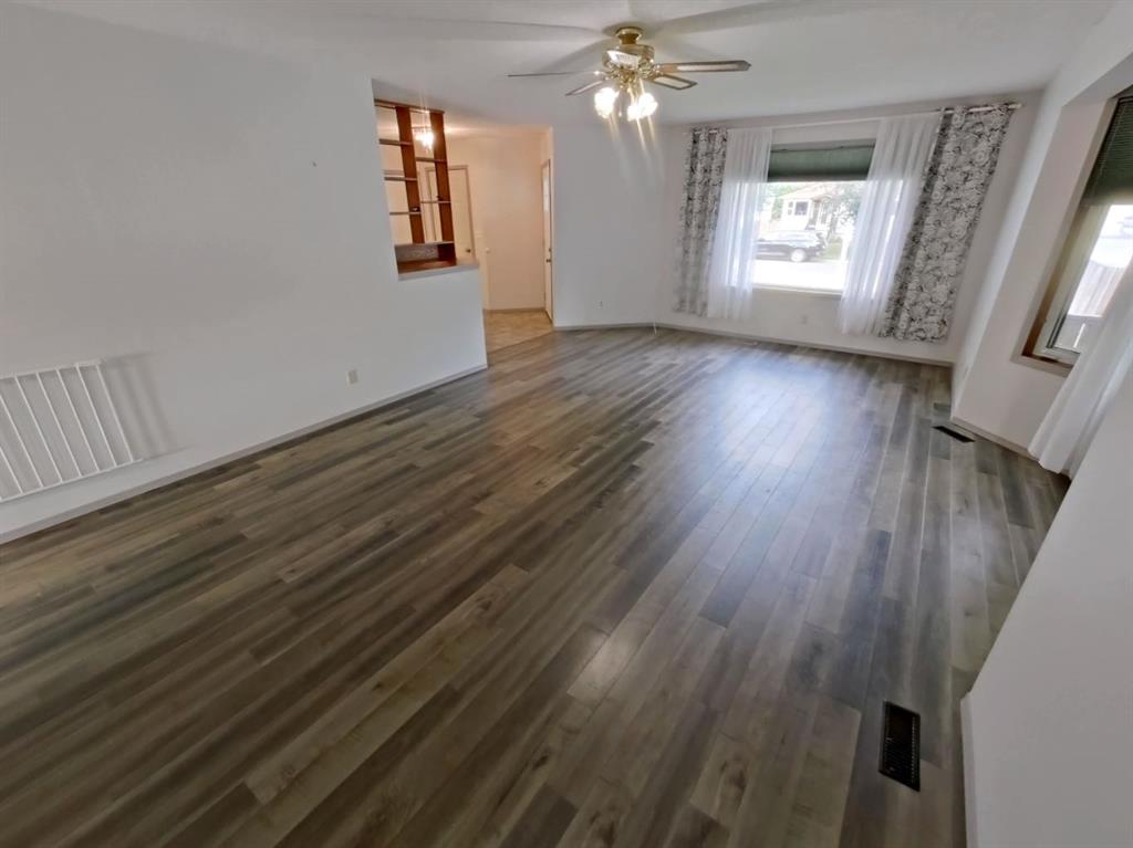 Picture for 409 1 Street N