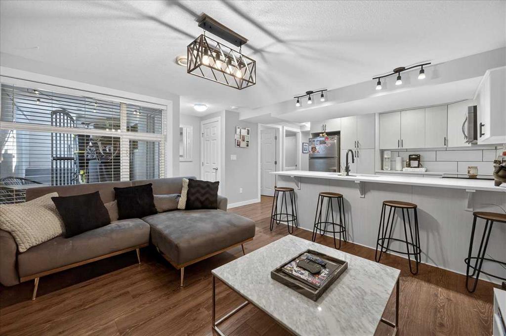 Picture for 3, 2815 17 Street SW