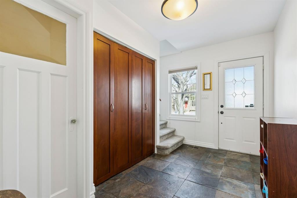 Picture for 817 18 Avenue NW