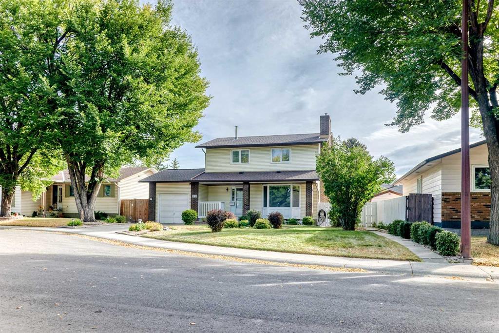 Picture for 15 Whitewood Bay NE