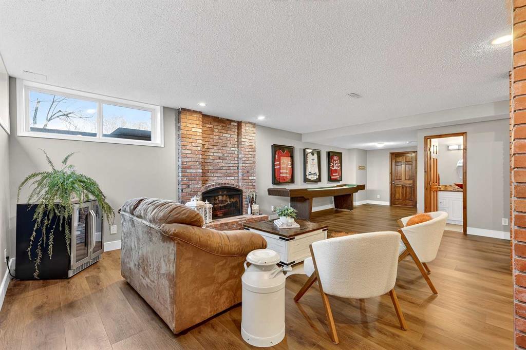 Picture for 80042 210 Avenue W