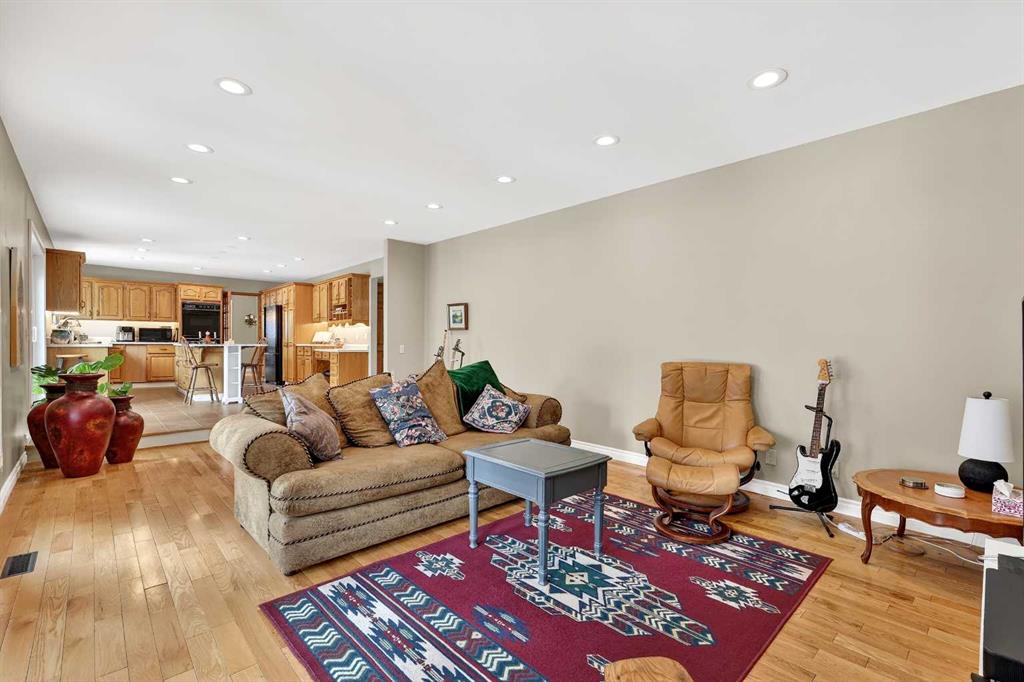 Picture for 336 Wild Rose Close 