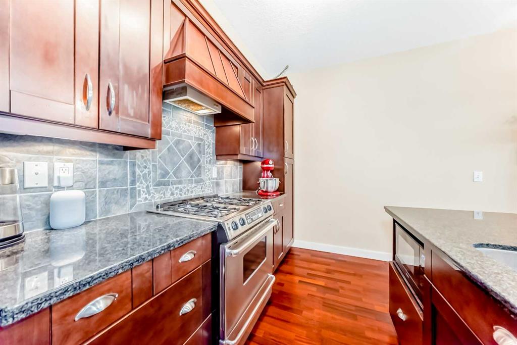 Picture for 201, 1828 14 Street SW