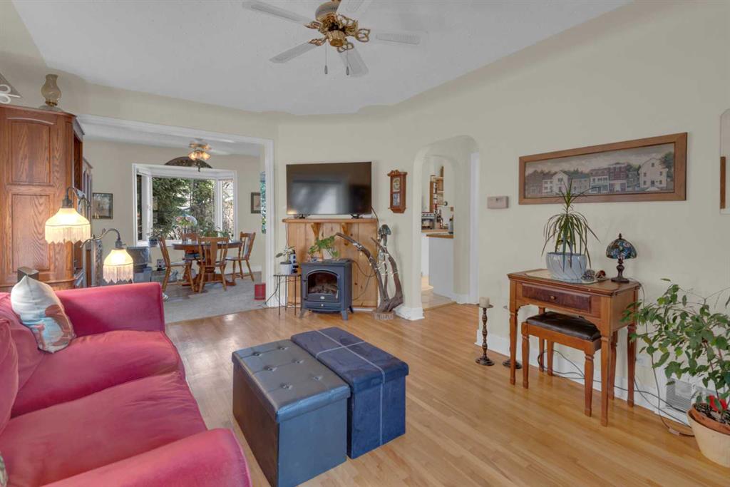 Picture for 2318 Bowness Road NW