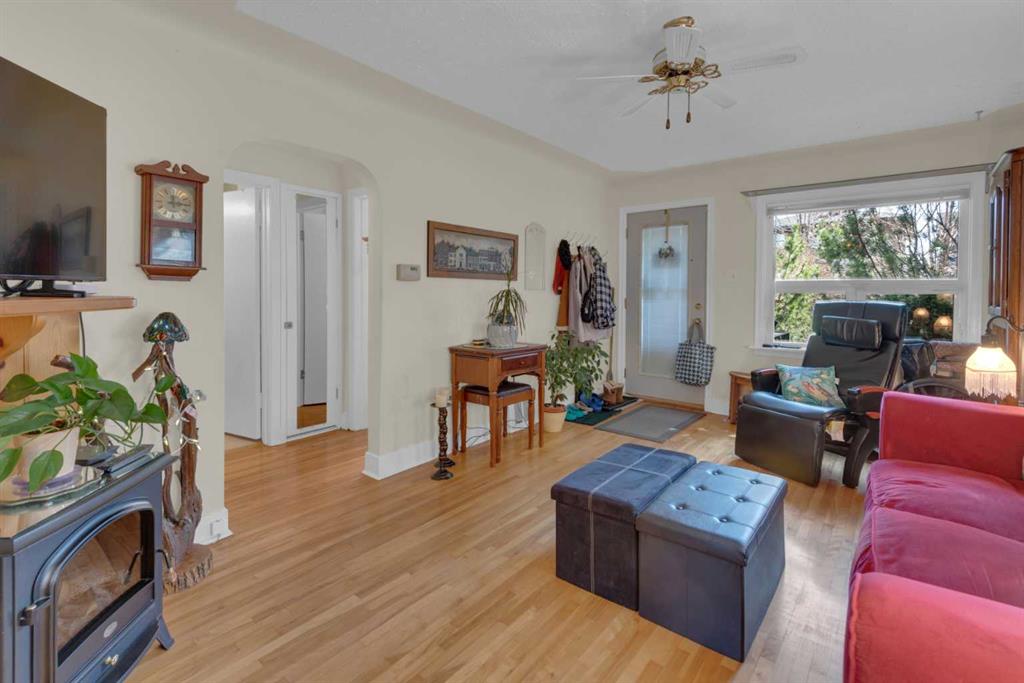 Picture for 2318 Bowness Road NW