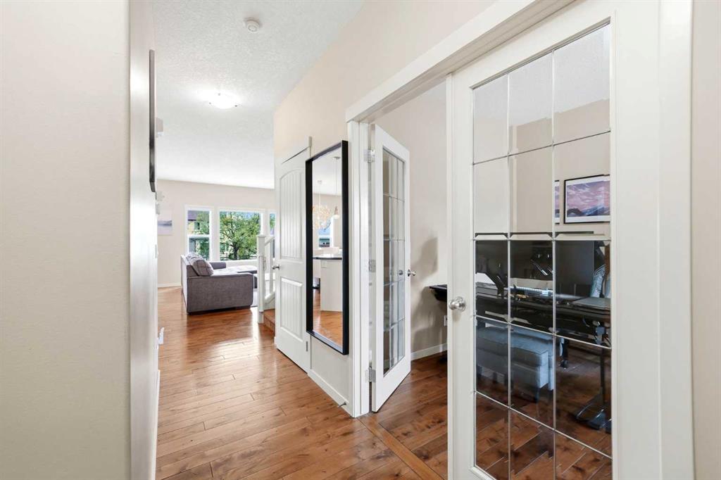 Picture for 7942 Cougar Ridge Avenue SW