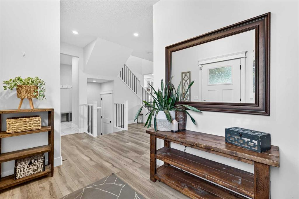 Picture for 652 Reynolds Crescent SW