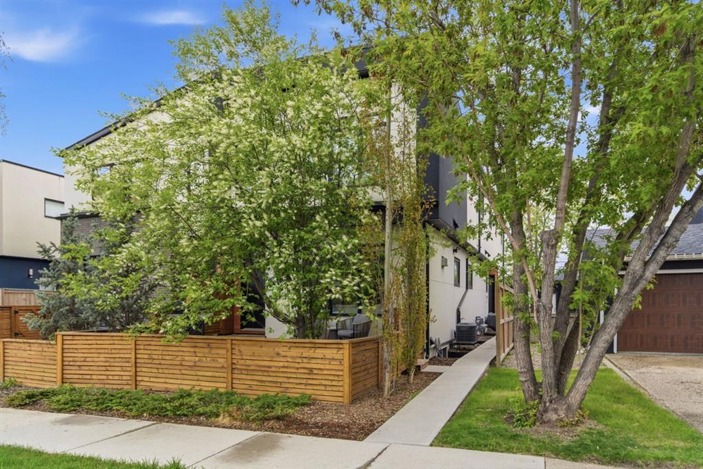 Picture for 1, 1707 33 Avenue SW