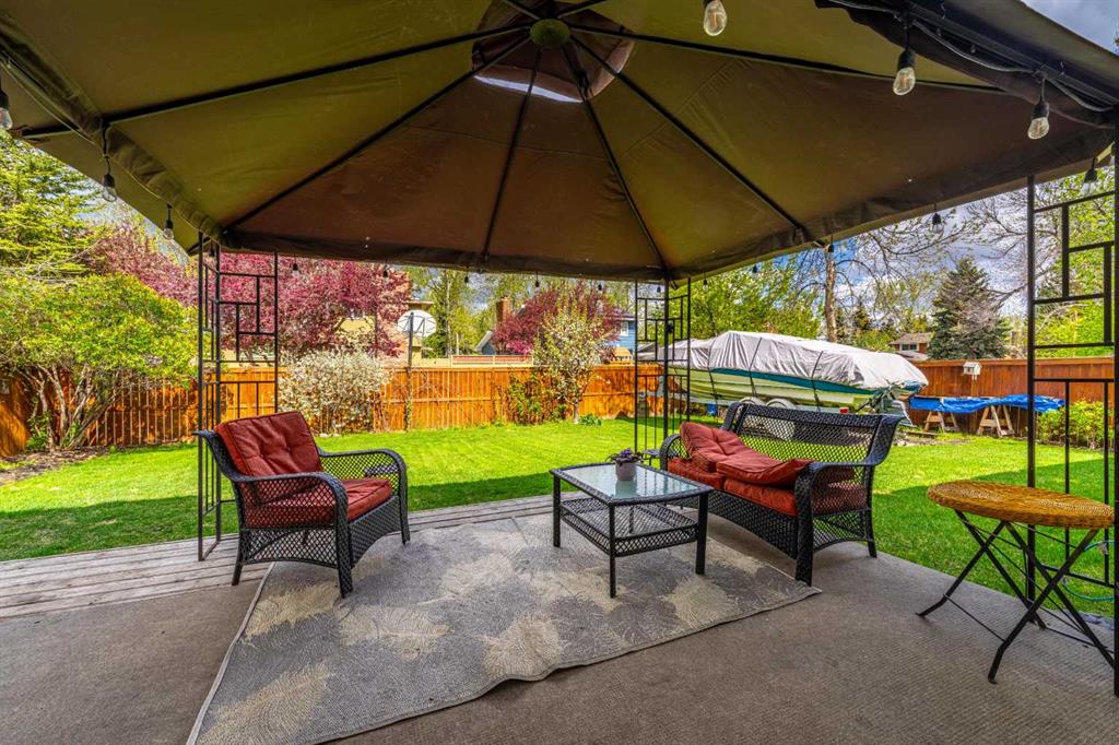 Picture for 51 Midvalley Crescent SE