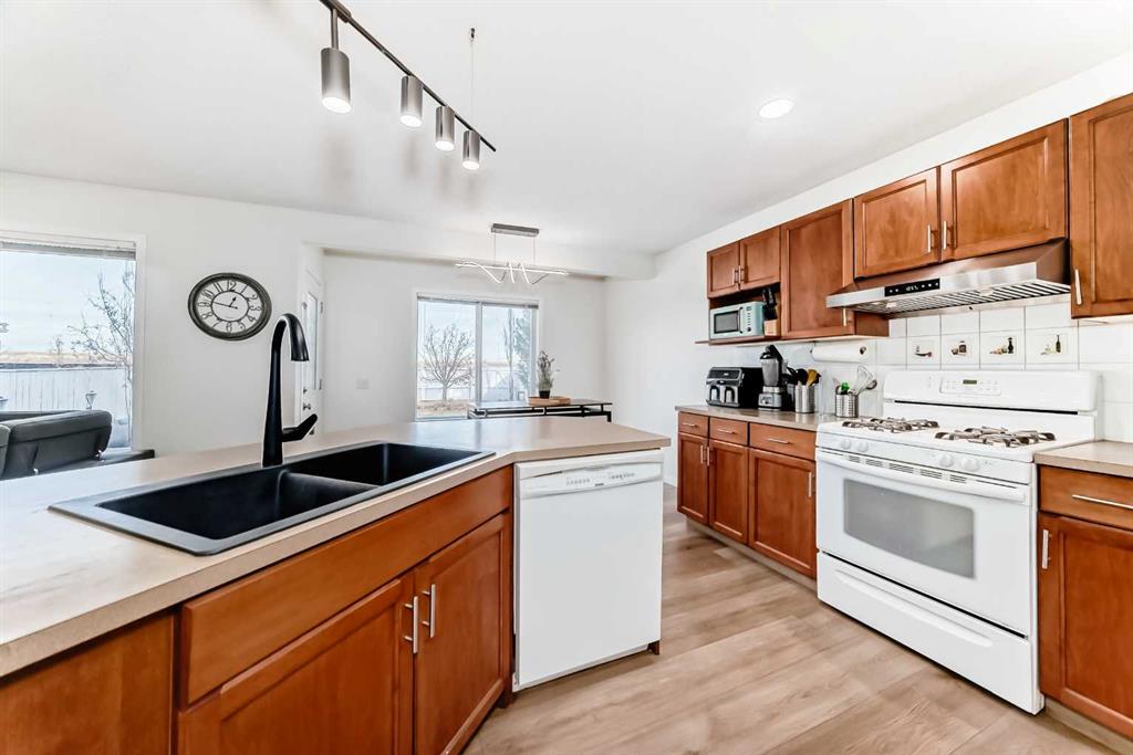 Picture for 214 Coville Circle NE