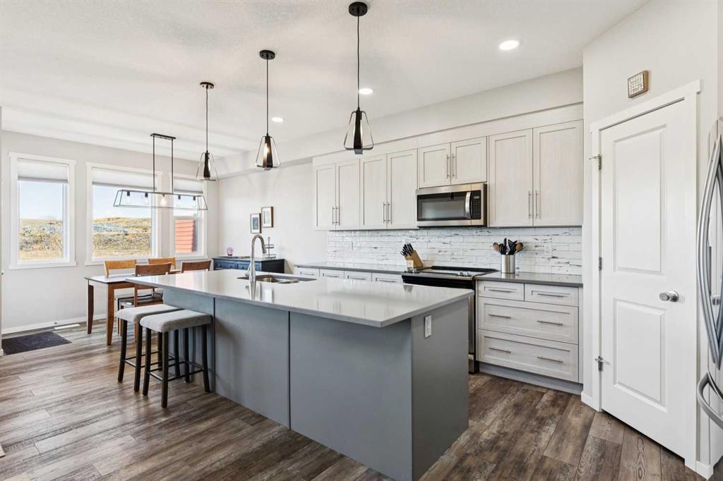Picture for 57 Crestridge Bay SW