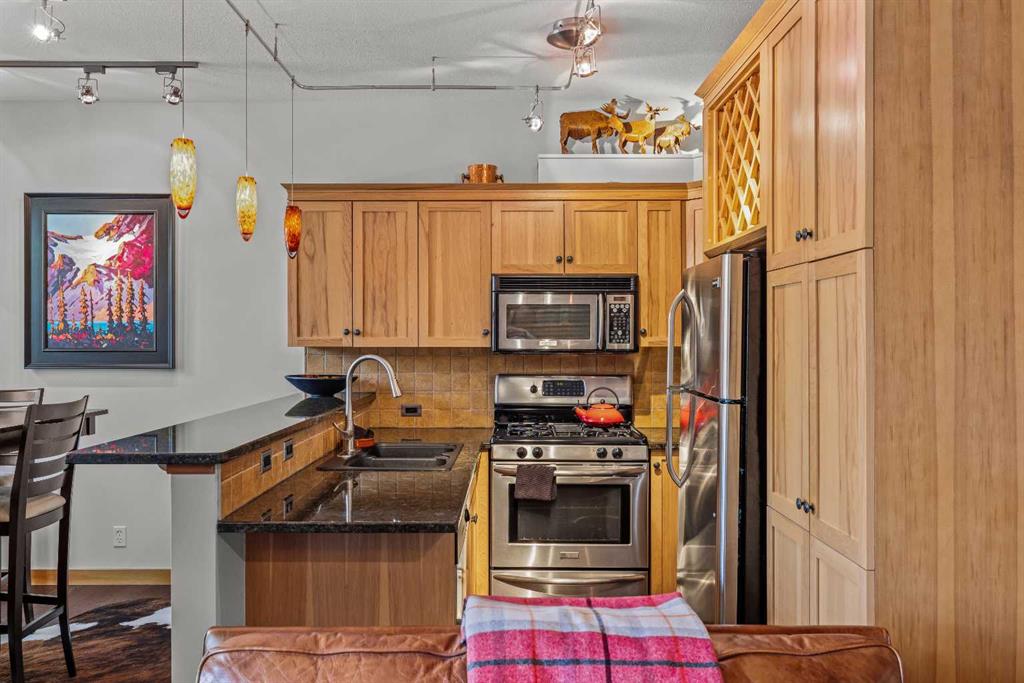 Picture for 1103, 70 Dyrgas Gate  https://www.cirrealty.ca/reb/creb/10/A2256310_11.jpg
