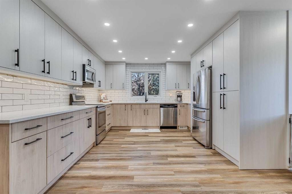 Picture for 404 6 Street  https://www.cirrealty.ca/reb/creb/10/A2263710_10.jpg
