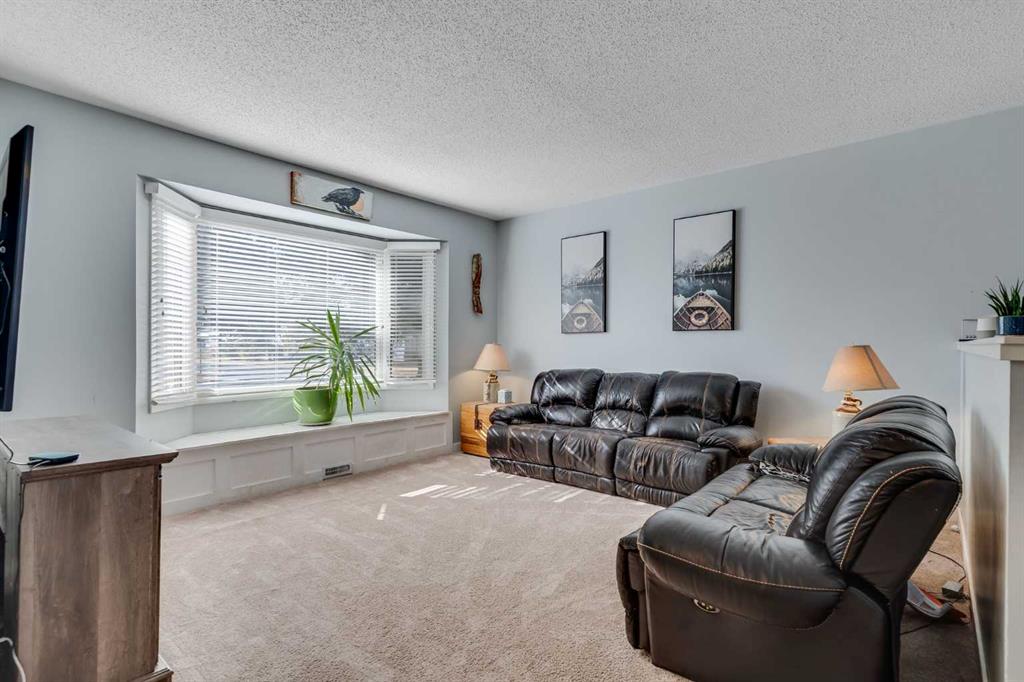 Picture for 404 6 Street  https://www.cirrealty.ca/reb/creb/10/A2263710_17.jpg