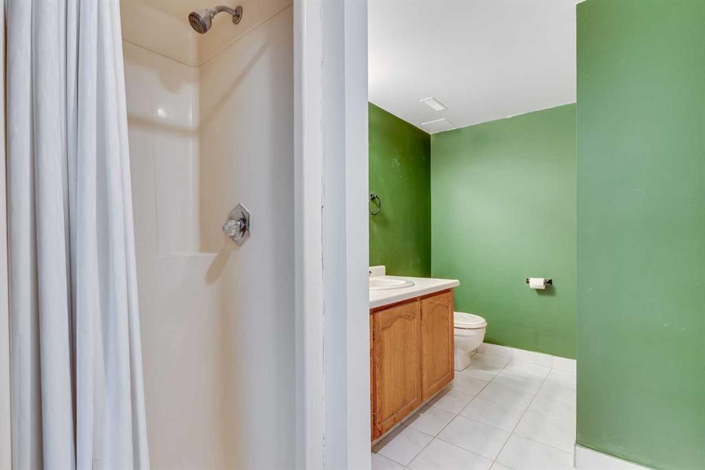 Picture for 404 6 Street  https://www.cirrealty.ca/reb/creb/10/A2263710_37.jpg