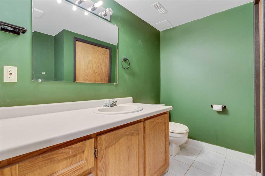 Picture for 404 6 Street  https://www.cirrealty.ca/reb/creb/10/A2263710_38.jpg