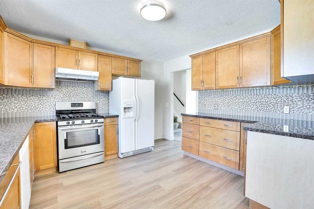 Picture for 524 Whitehorn Way NE