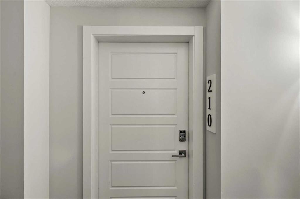 Picture for 210, 100 Auburn Meadows Manor SE