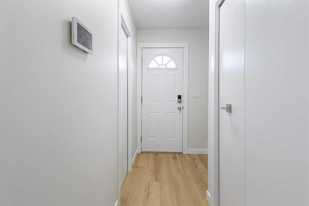 Picture for 24, 64 Whitnel Court NE