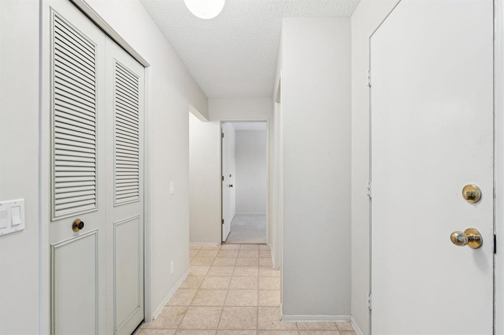 Picture for 219 Silvercreek Close NW