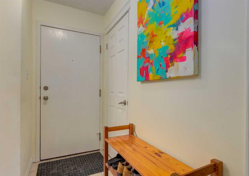 Picture for 305, 1033 15 Avenue SW