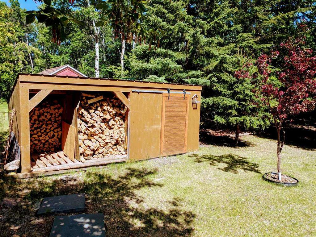 Picture for 105, 433042 Range Road 221  