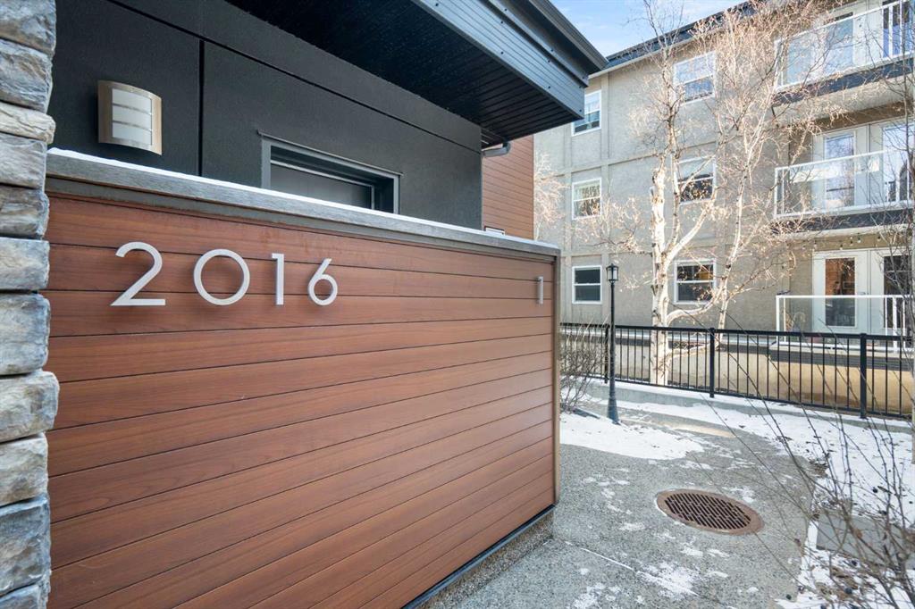 Picture for 1, 2016 35 Avenue SW