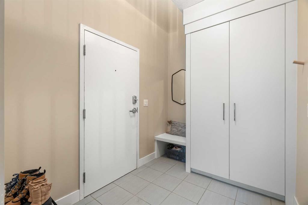 Picture for 1, 2016 35 Avenue SW