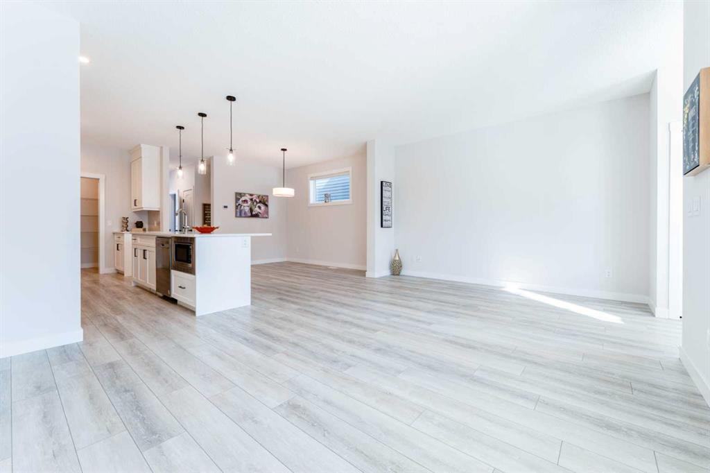 Picture for 540 Chinook Winds Garden SW