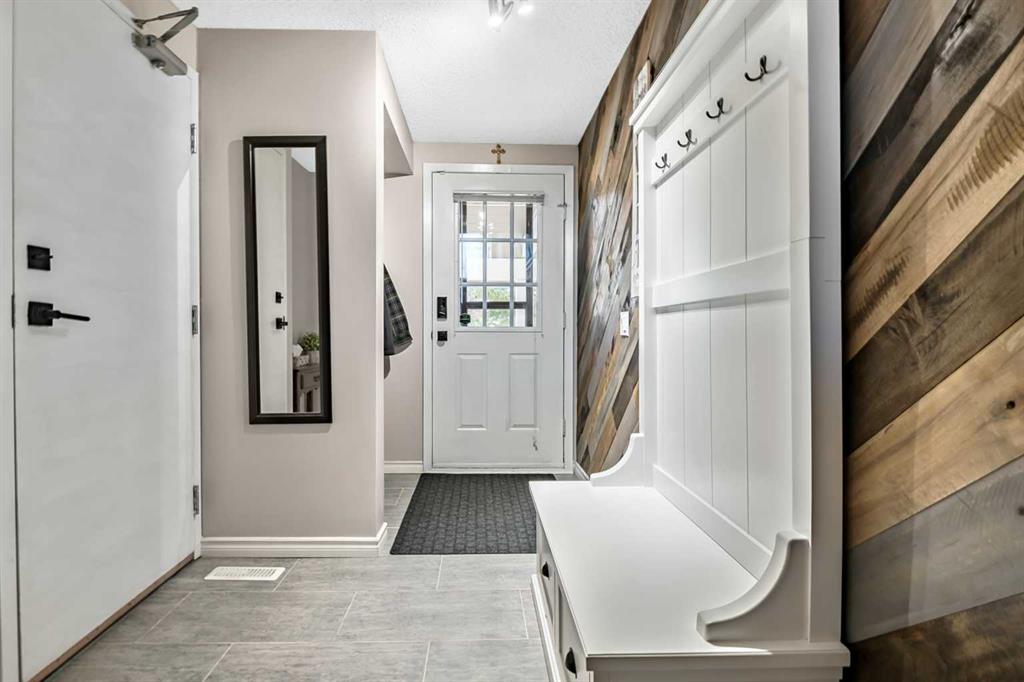 Picture for 139 Woodglen Grove SW