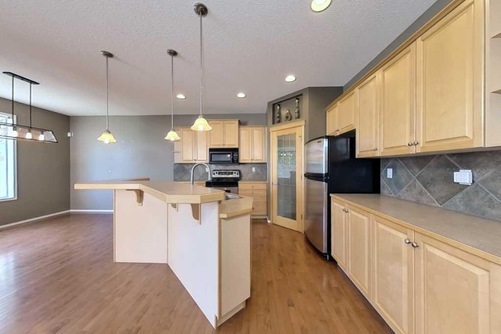 Picture for 39 Simcoe Terrace SW