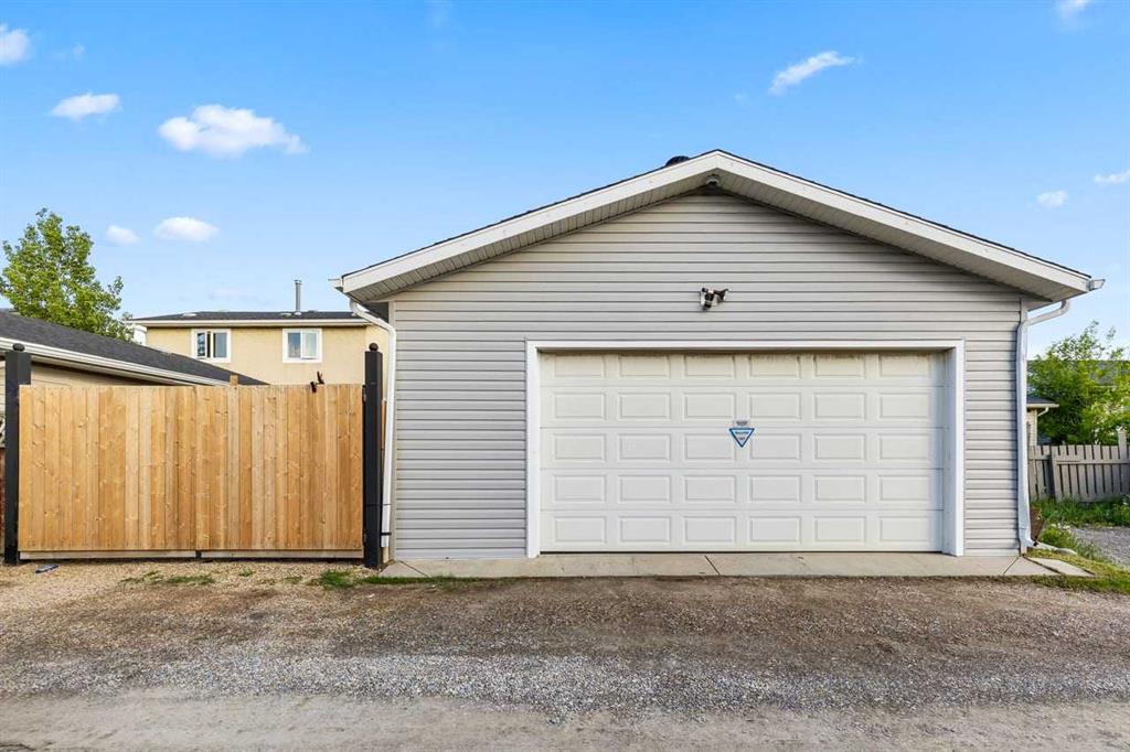 Picture for 216 Castleridge Drive NE