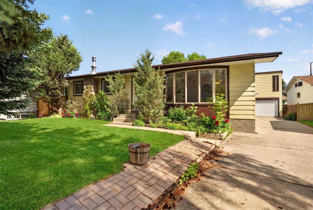 Picture for 135 Huntcroft Way NE