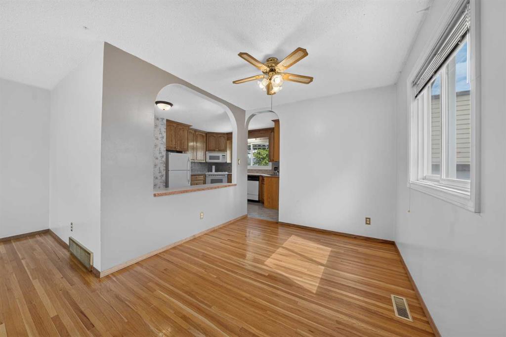 Picture for 135 Huntcroft Way NE