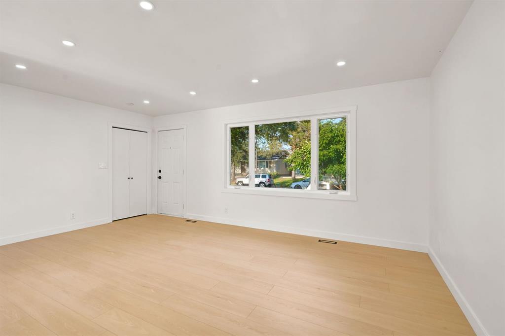 Picture for 19 Mardale Crescent NE