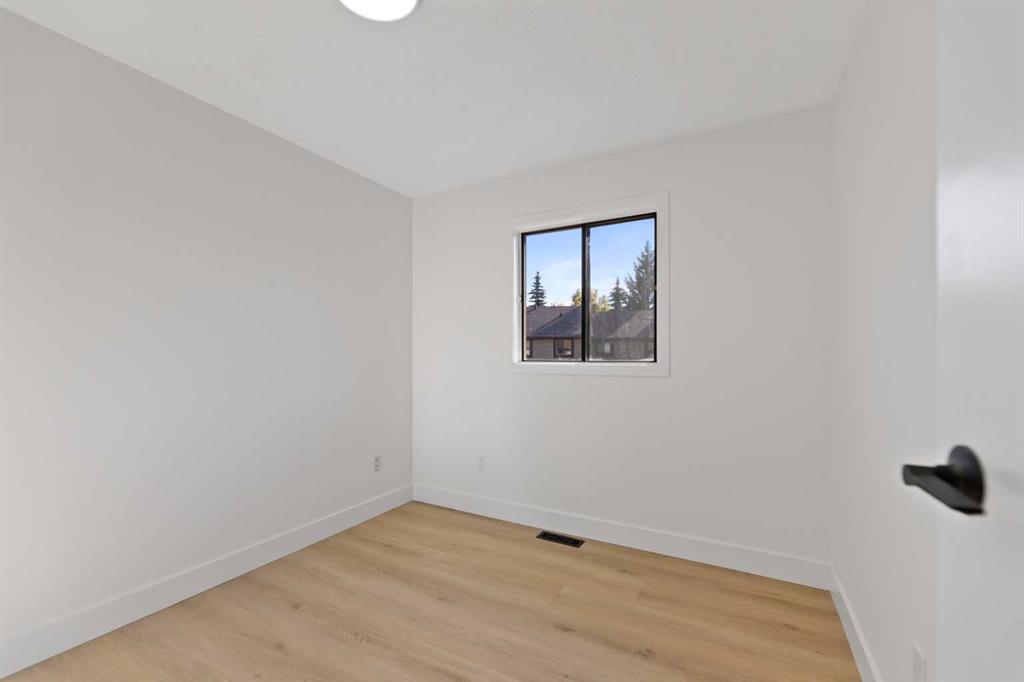 Picture for 26 Glamis Gardens SW https://www.cirrealty.ca/reb/creb/11/A2266311_30.jpg