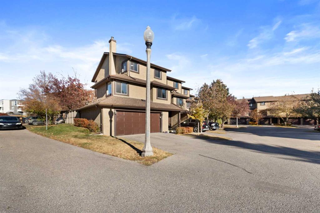 Picture for 26 Glamis Gardens SW https://www.cirrealty.ca/reb/creb/11/A2266311_33.jpg