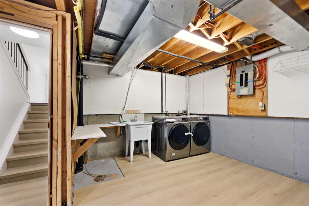 Picture for 26 Glamis Gardens SW https://www.cirrealty.ca/reb/creb/11/A2266311_34.jpg