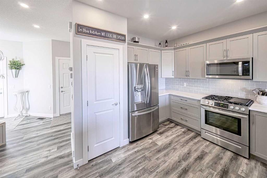 Picture for 852 Hampshire Crescent NE