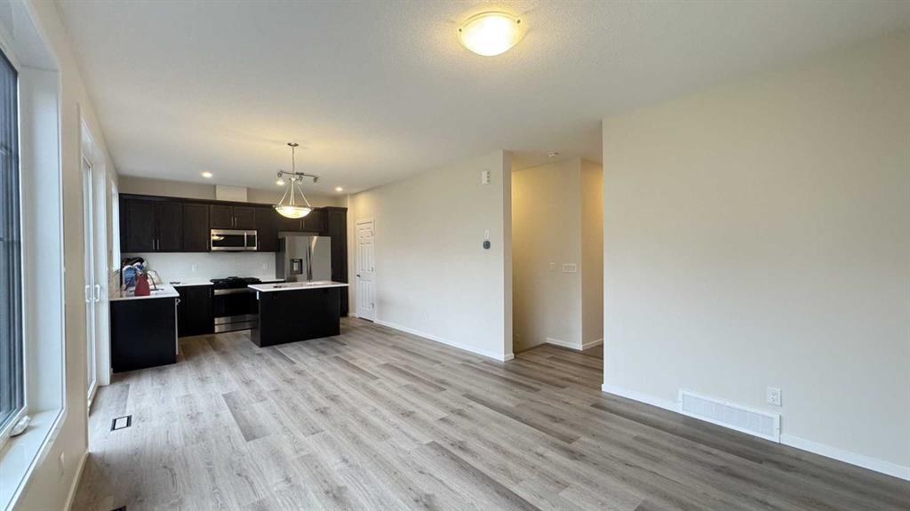 Picture for 609 Southwinds Close SW