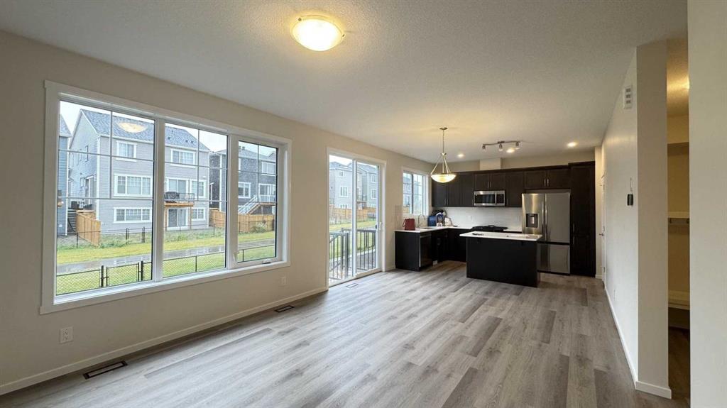 Picture for 609 Southwinds Close SW